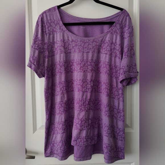 Purple Floral Patterned T-shirt - Picture 1 of 3